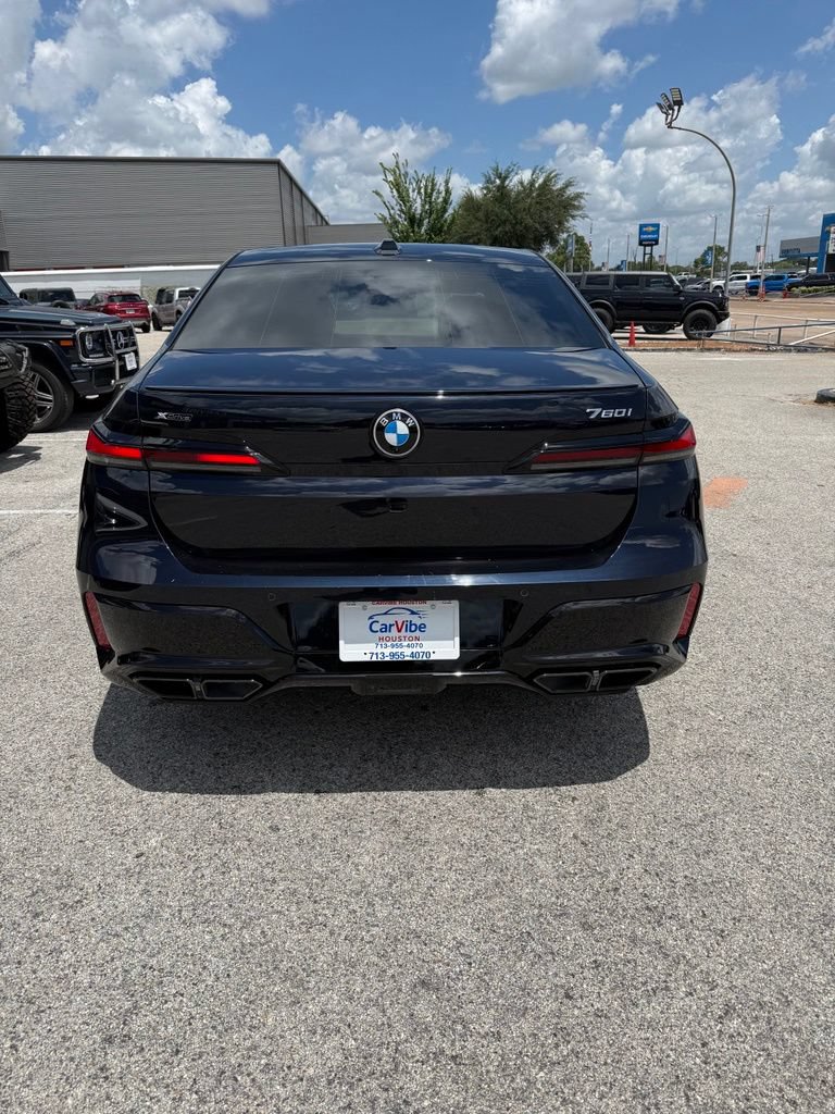 Used 2023 BMW 760i xDrive AWD/4WD image 6