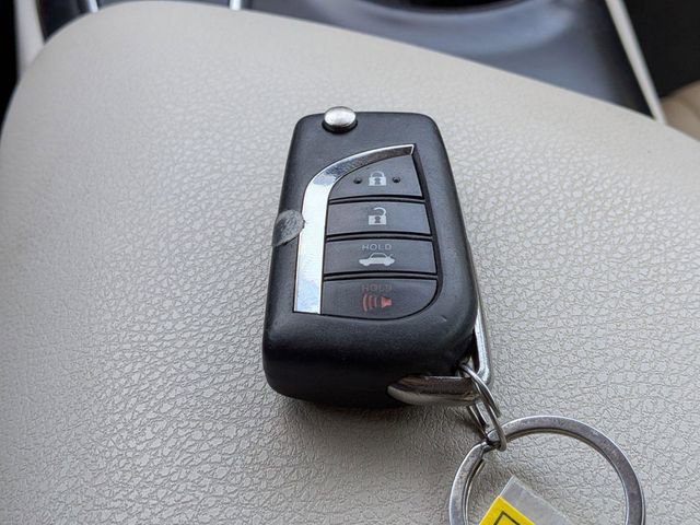 Used 2019 Toyota Camry LE FWD image 30