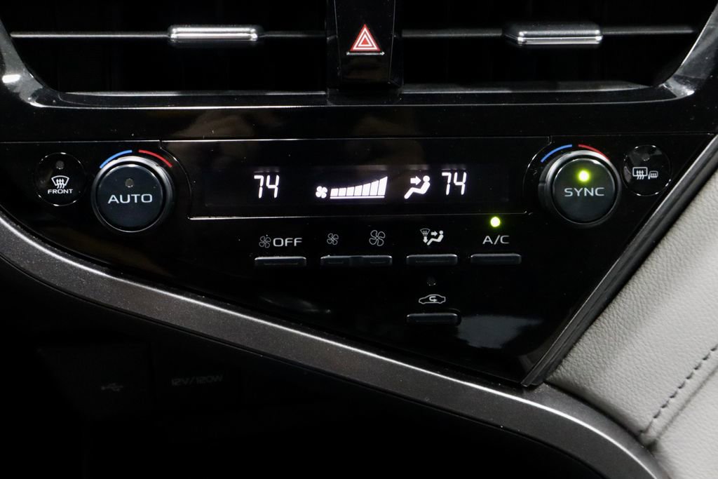 Used 2024 Toyota Camry SE image 29