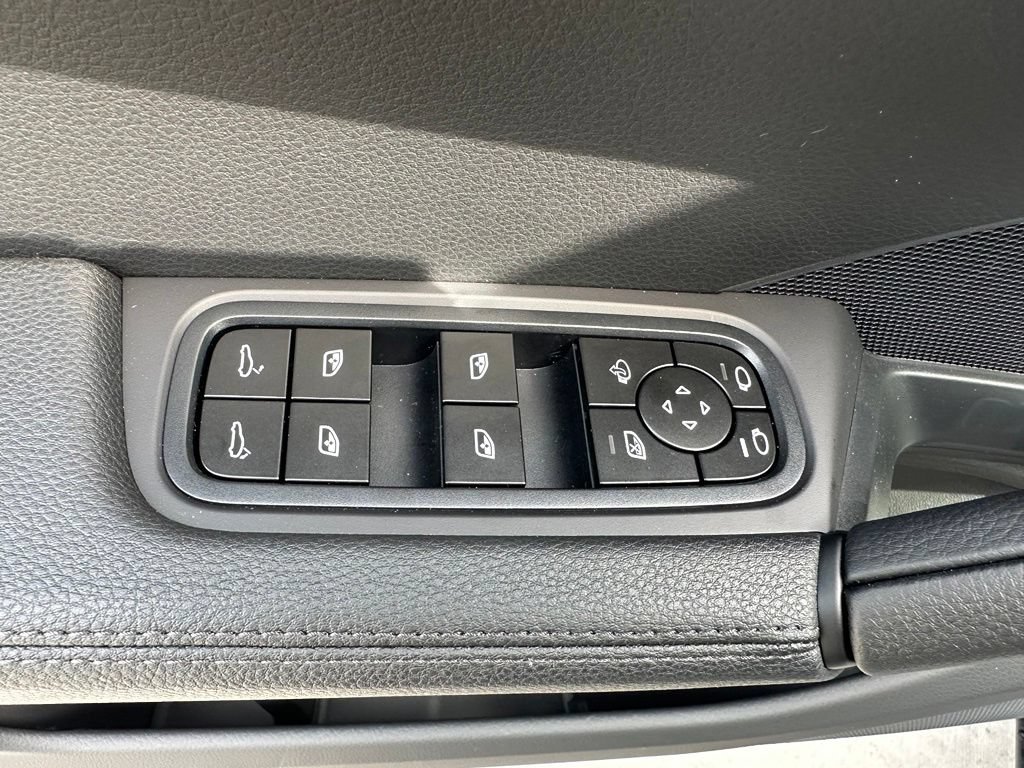New 2026 Porsche Cayenne Coupe AWD/4WD image 18