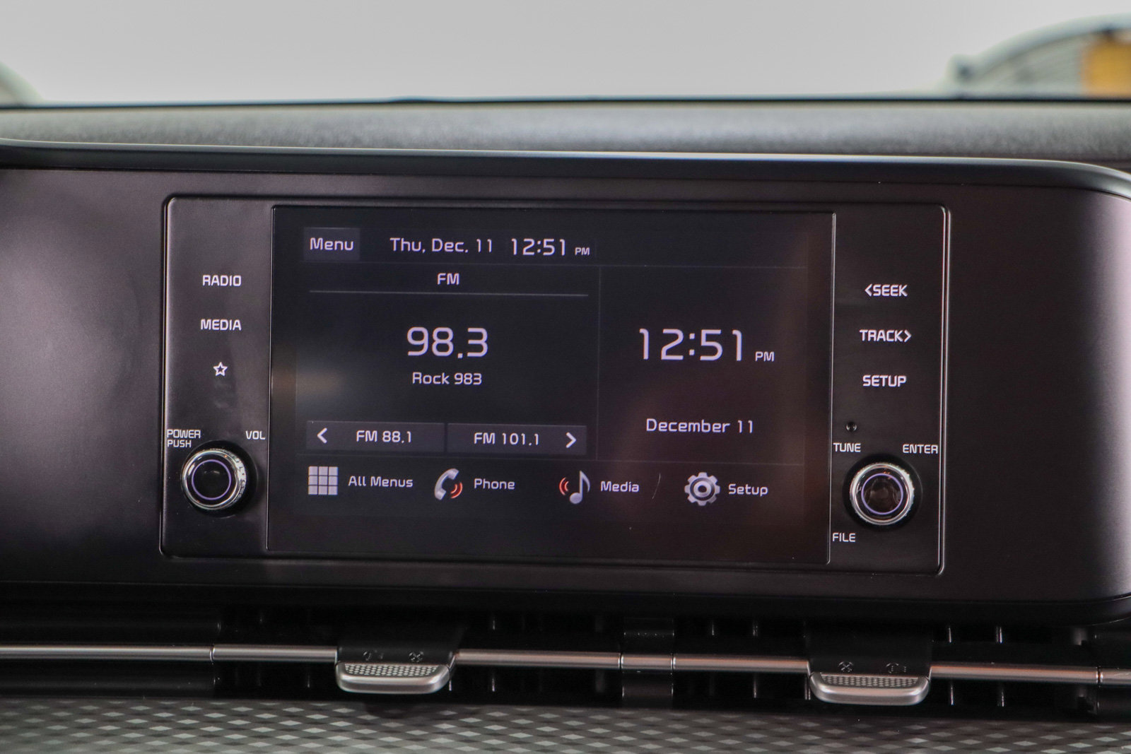 Used 2024 Kia Carnival LX image 19