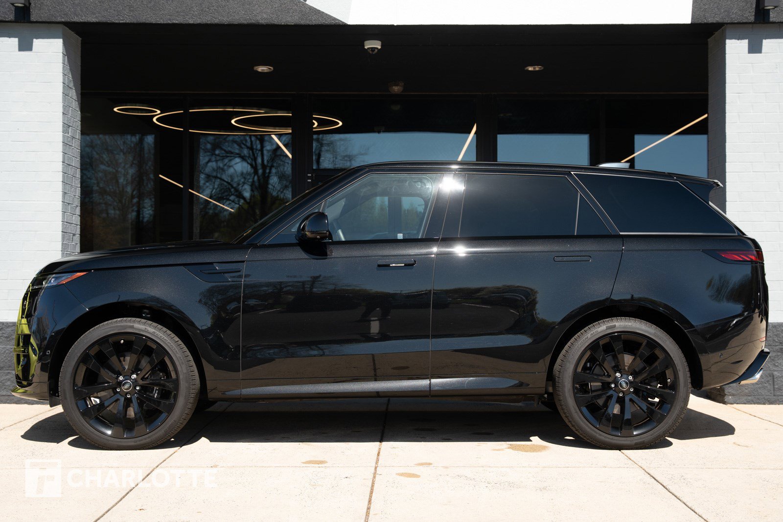 Used 2025 Land Rover Range Rover Sport Dynamic SE image 7