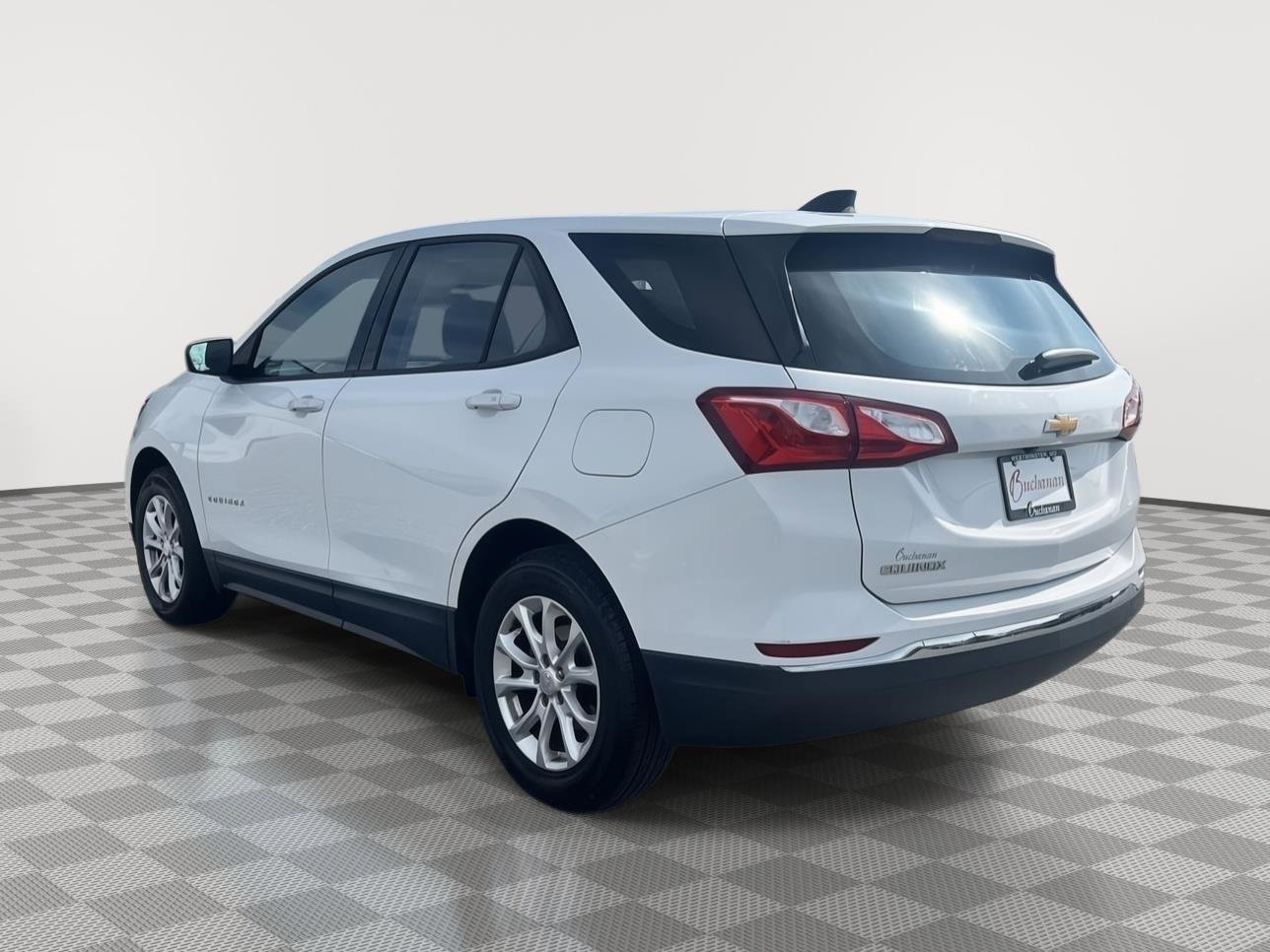 Used 2018 Chevrolet Equinox LS image 4