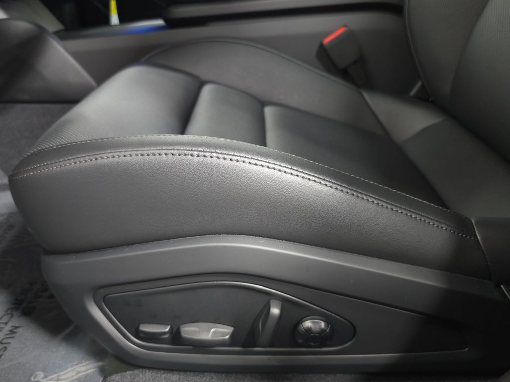 New 2026 Porsche Taycan AWD/4WD image 23