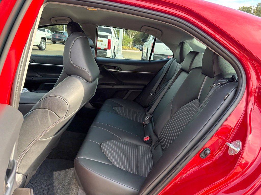 Used 2024 Toyota Camry SE FWD image 4