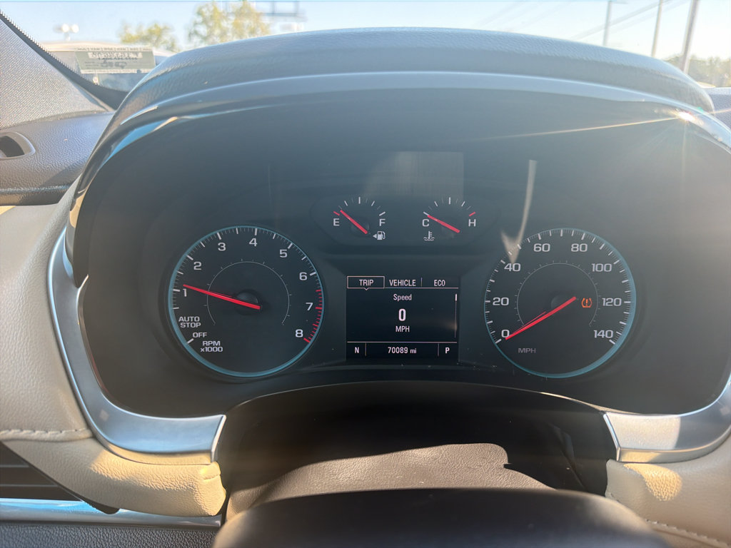 Used 2022 Chevrolet Traverse LS FWD image 19