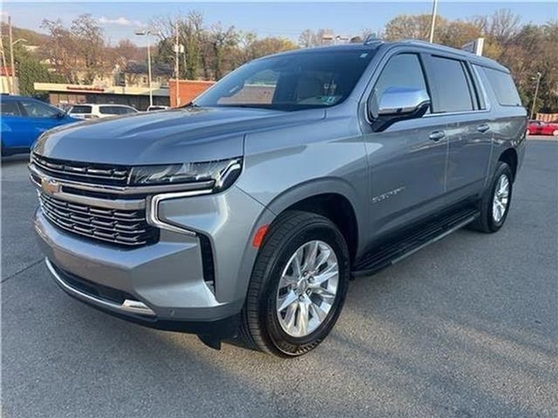 Used 2024 Chevrolet Suburban Premier AWD/4WD image 28