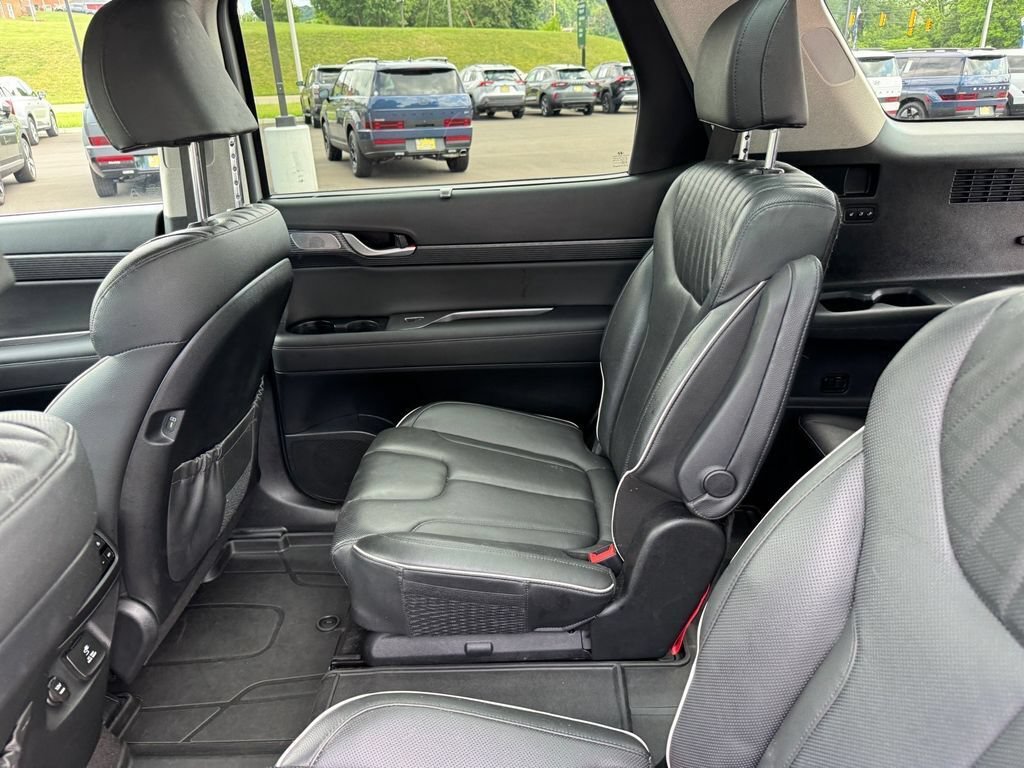 Used 2024 Hyundai Palisade Limited FWD image 11