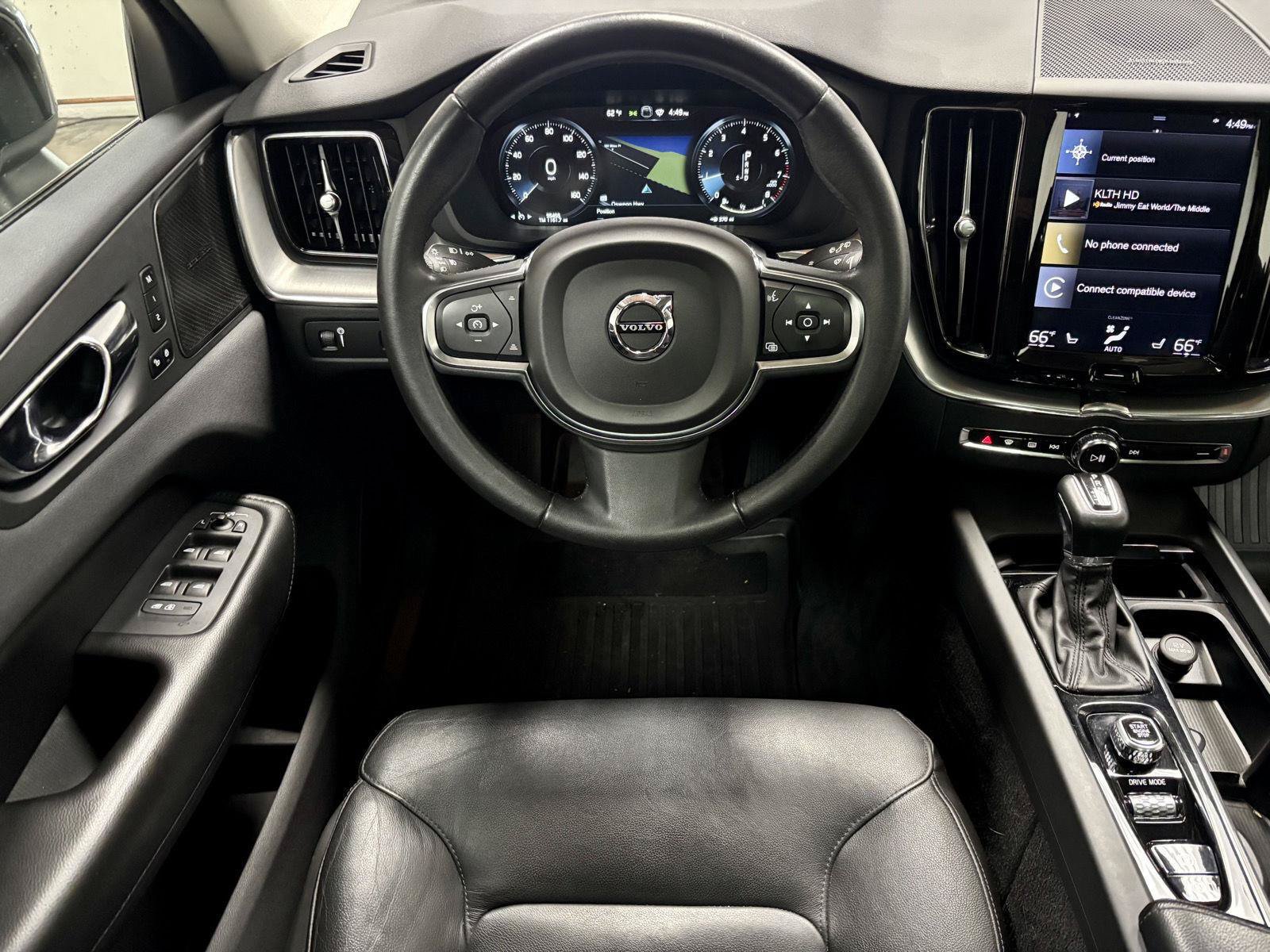 Used 2019 Volvo XC60 T5 Momentum w/ Multimedia Package AWD/4WD image 2