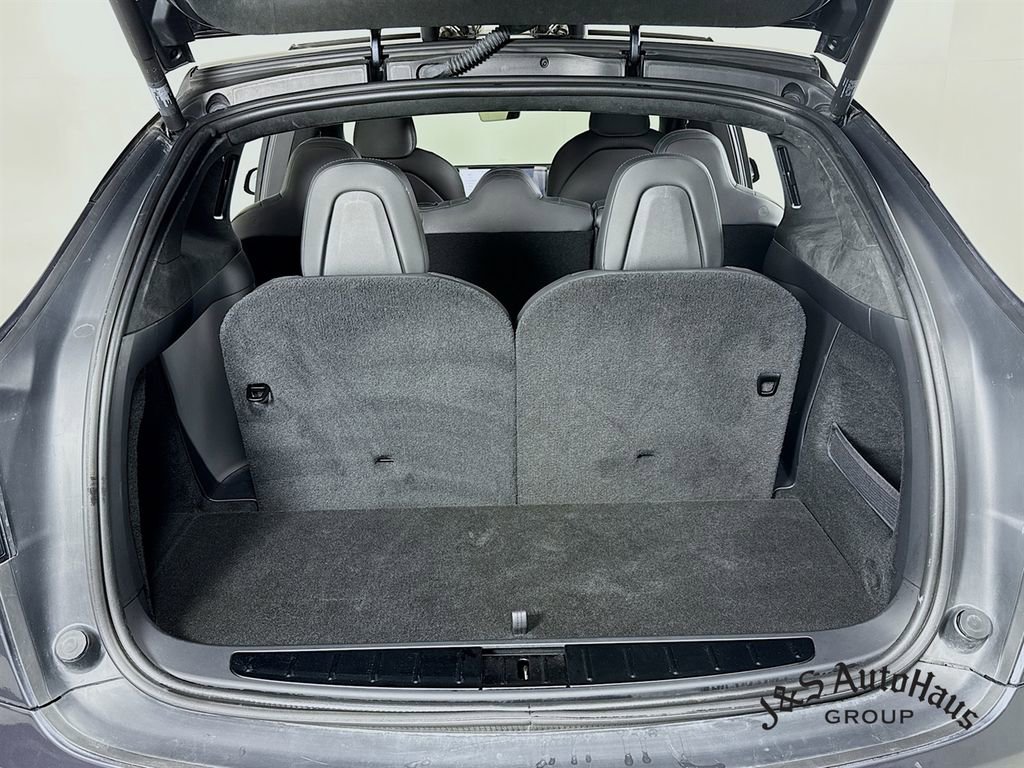 Used 2023 Tesla Model X image 32
