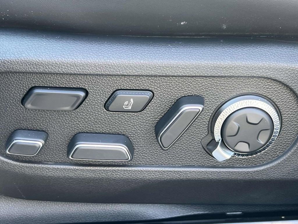 New 2024 Genesis GV60 Performance image 17