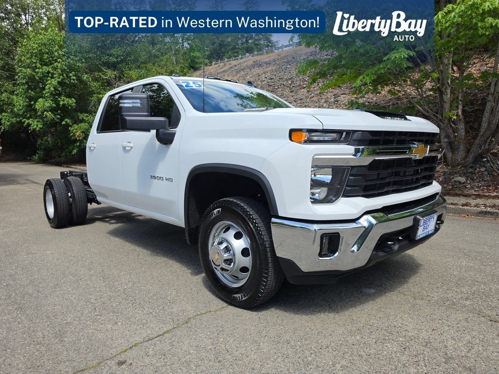 Used 2025 Chevrolet Silverado 3500 LT w/ Convenience Package AWD/4WD image 3