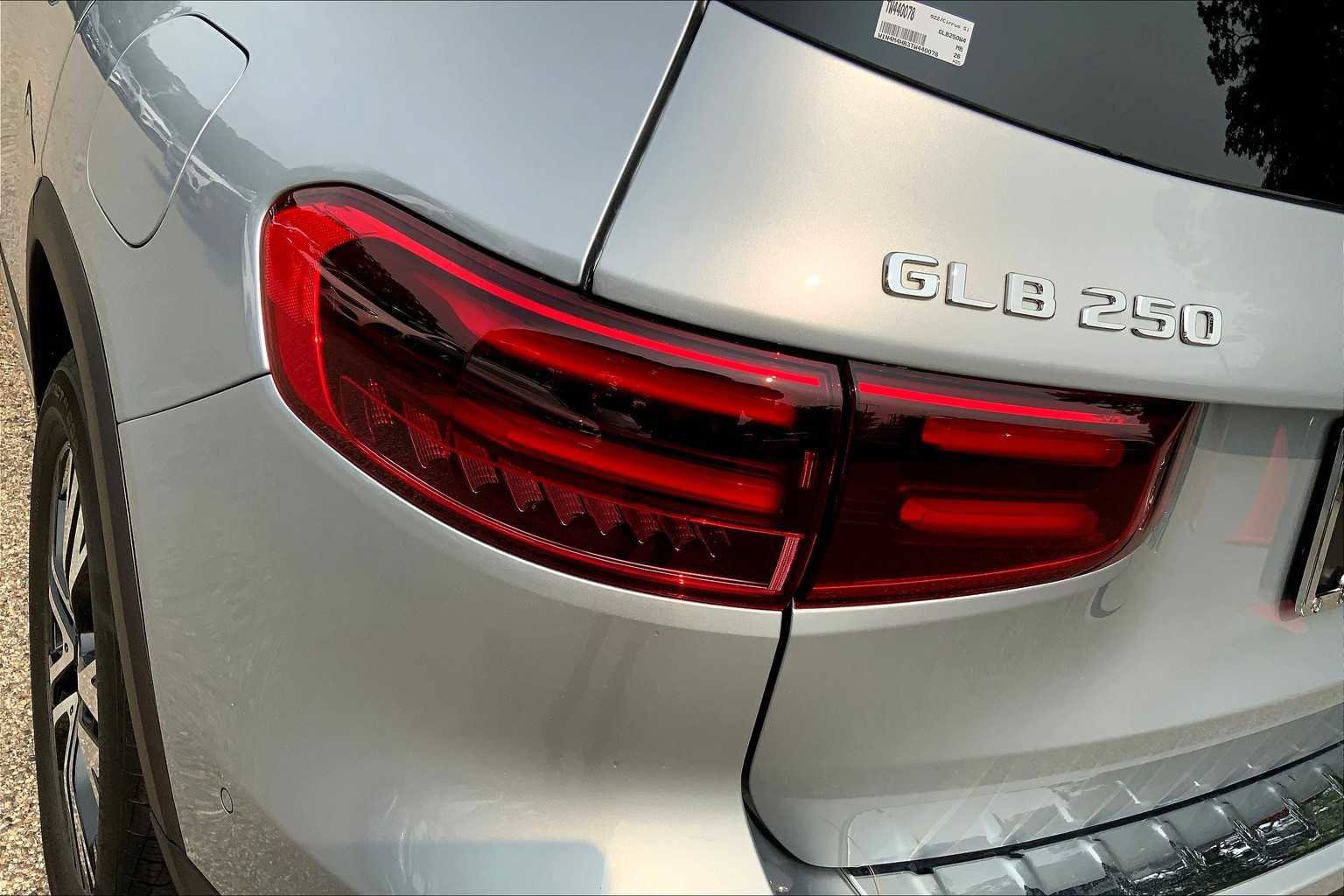 Certified 2026 Mercedes-Benz GLB 250 4MATIC image 18