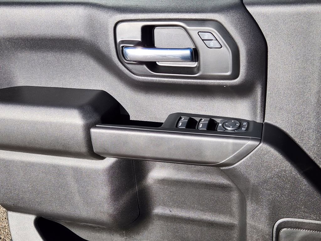 Used 2024 Chevrolet Silverado 1500 Custom Trail Boss w/ LPO, Dark Essentials Package image 6