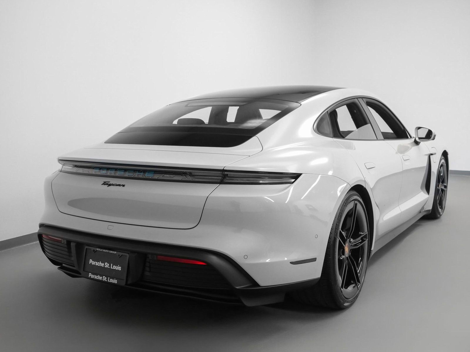 New 2025 Porsche Taycan image 12