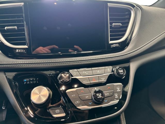 New 2026 Chrysler Pacifica Limited w/ S Appearance Package image 11