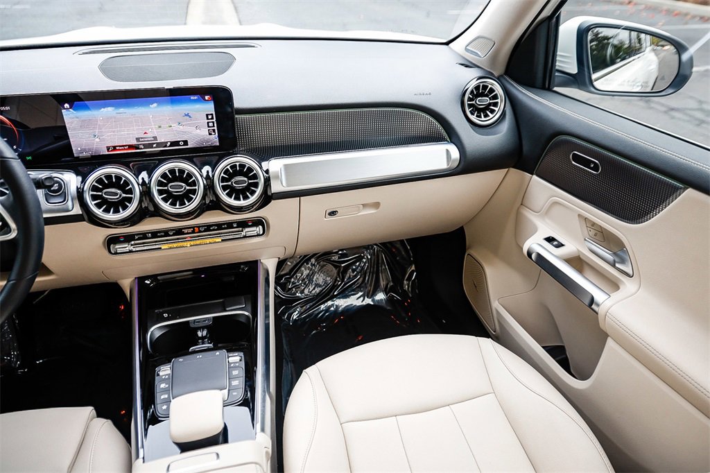 Used 2022 Mercedes-Benz EQB 300 4MATIC image 15