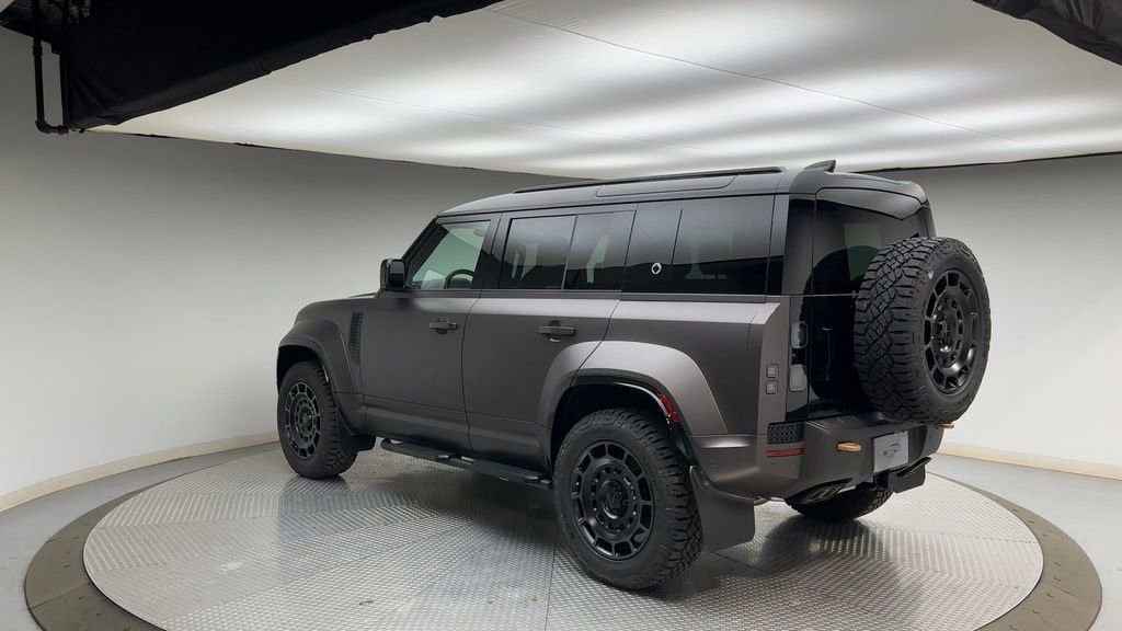 New 2026 Land Rover Defender 110 OCTA AWD/4WD image 4