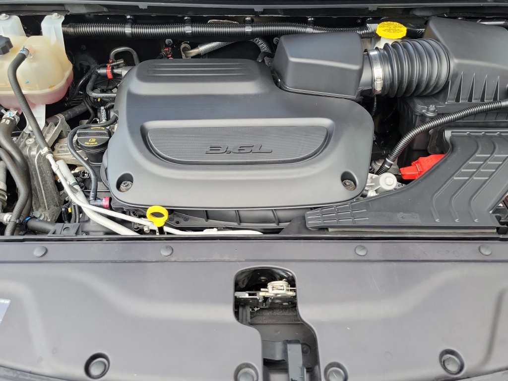 Used 2024 Chrysler Pacifica Touring-L FWD image 36