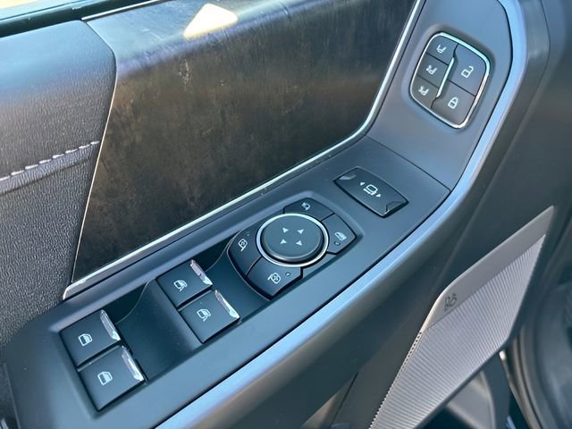New 2026 Ford F350 Lariat w/ Black Appearance Package image 11