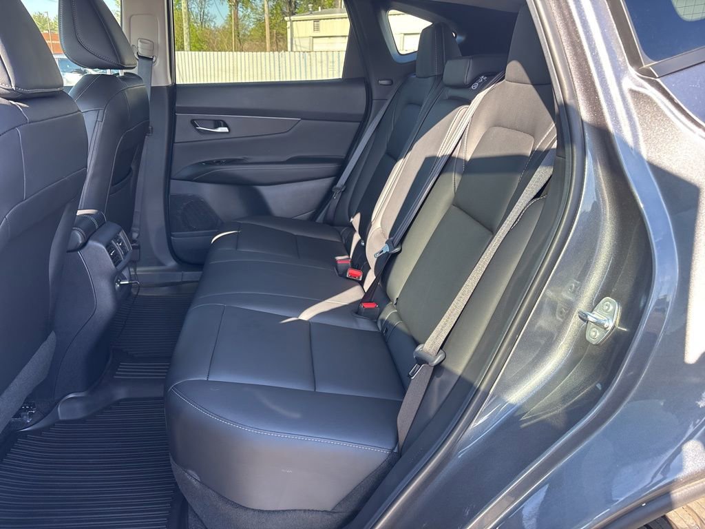 Used 2025 Nissan Murano SV image 25