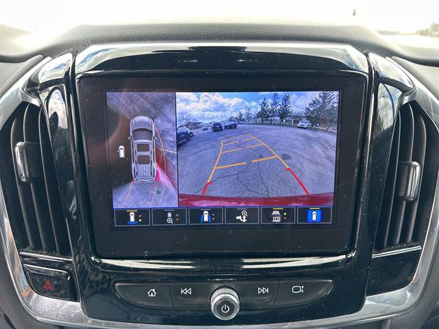 Used 2023 Chevrolet Traverse LT w/ LT Premium Package AWD/4WD image 21