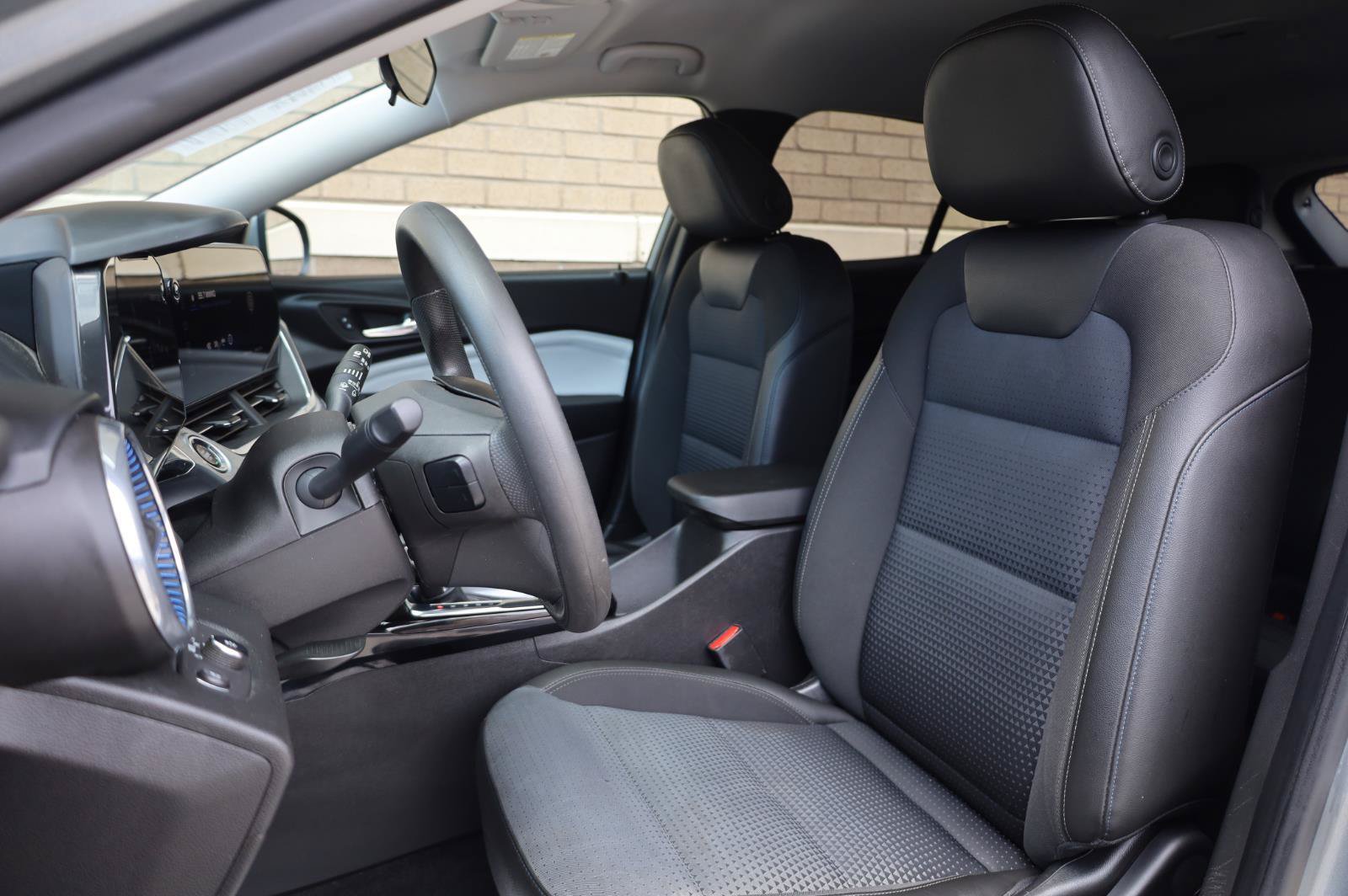 Used 2024 Chevrolet Trax LT FWD image 18
