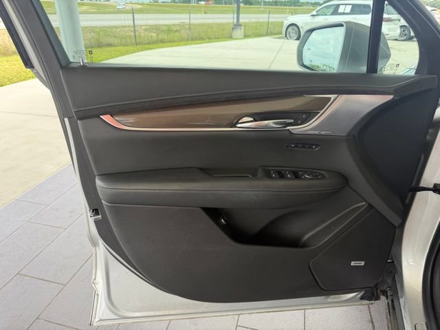 Used 2020 Cadillac XT6 Premium Luxury w/ Platinum Package FWD image 13