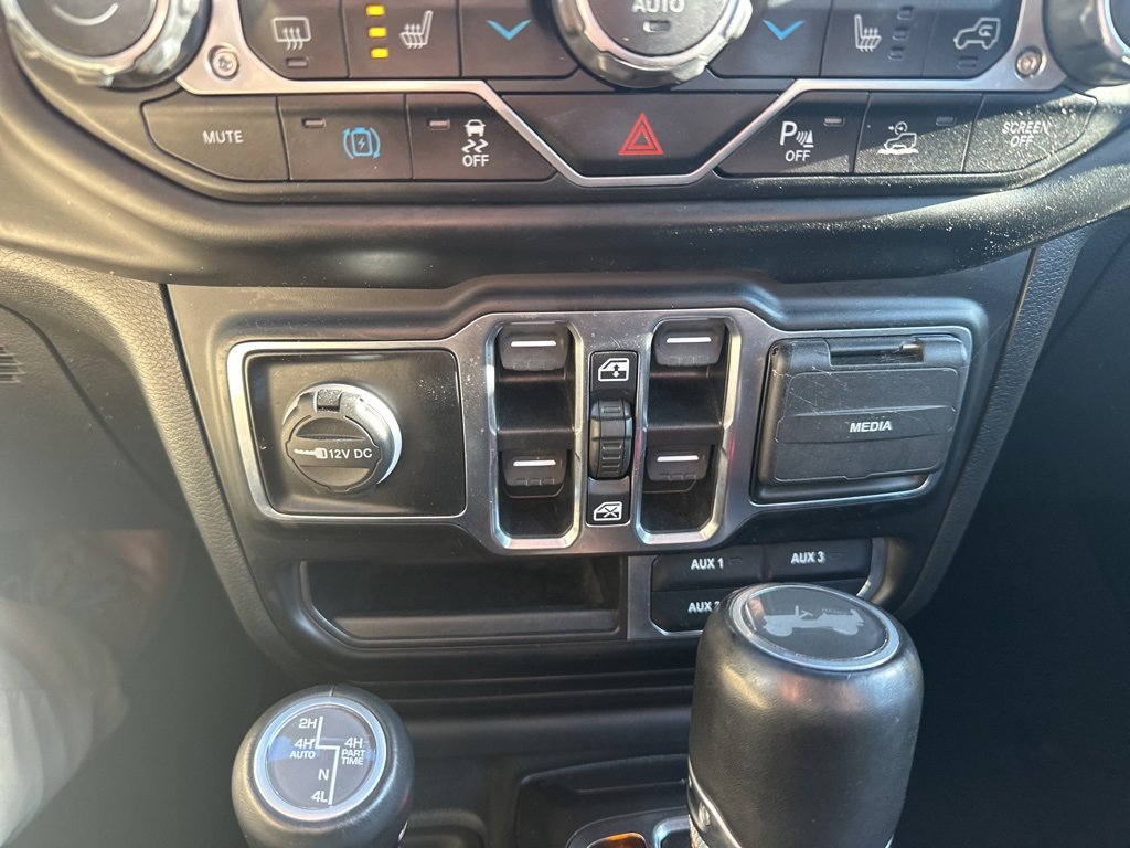 Used 2022 Jeep Wrangler Unlimited Sahara w/ Cold Weather Group image 18