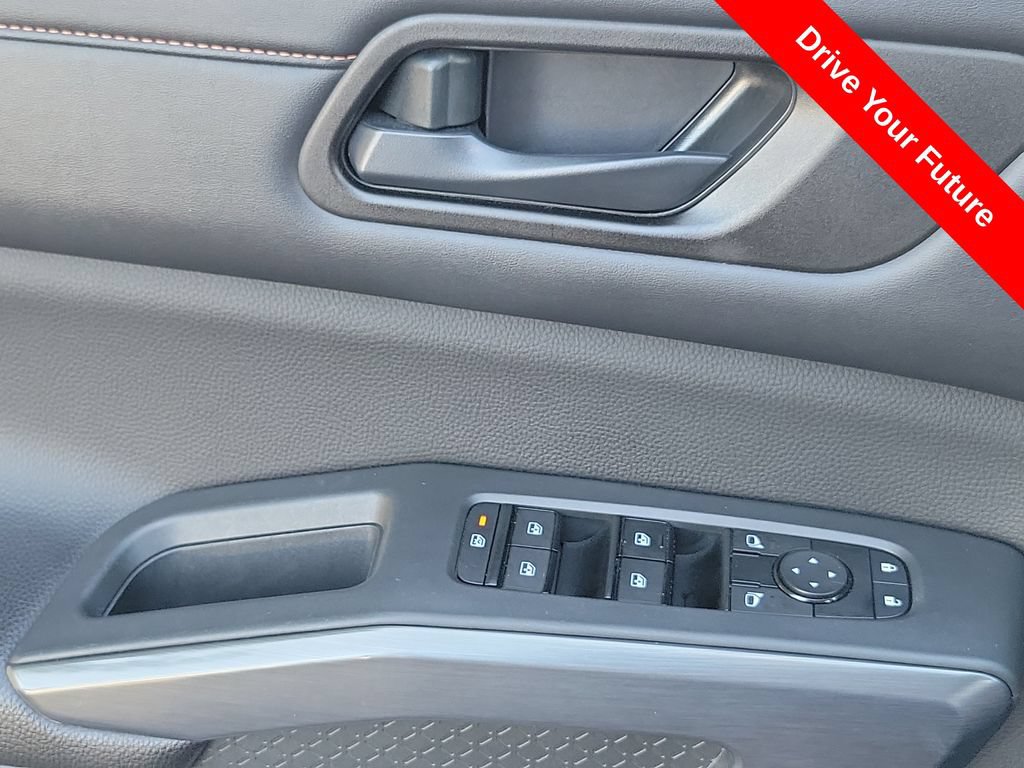 Used 2024 Nissan Pathfinder Rock Creek AWD/4WD image 16