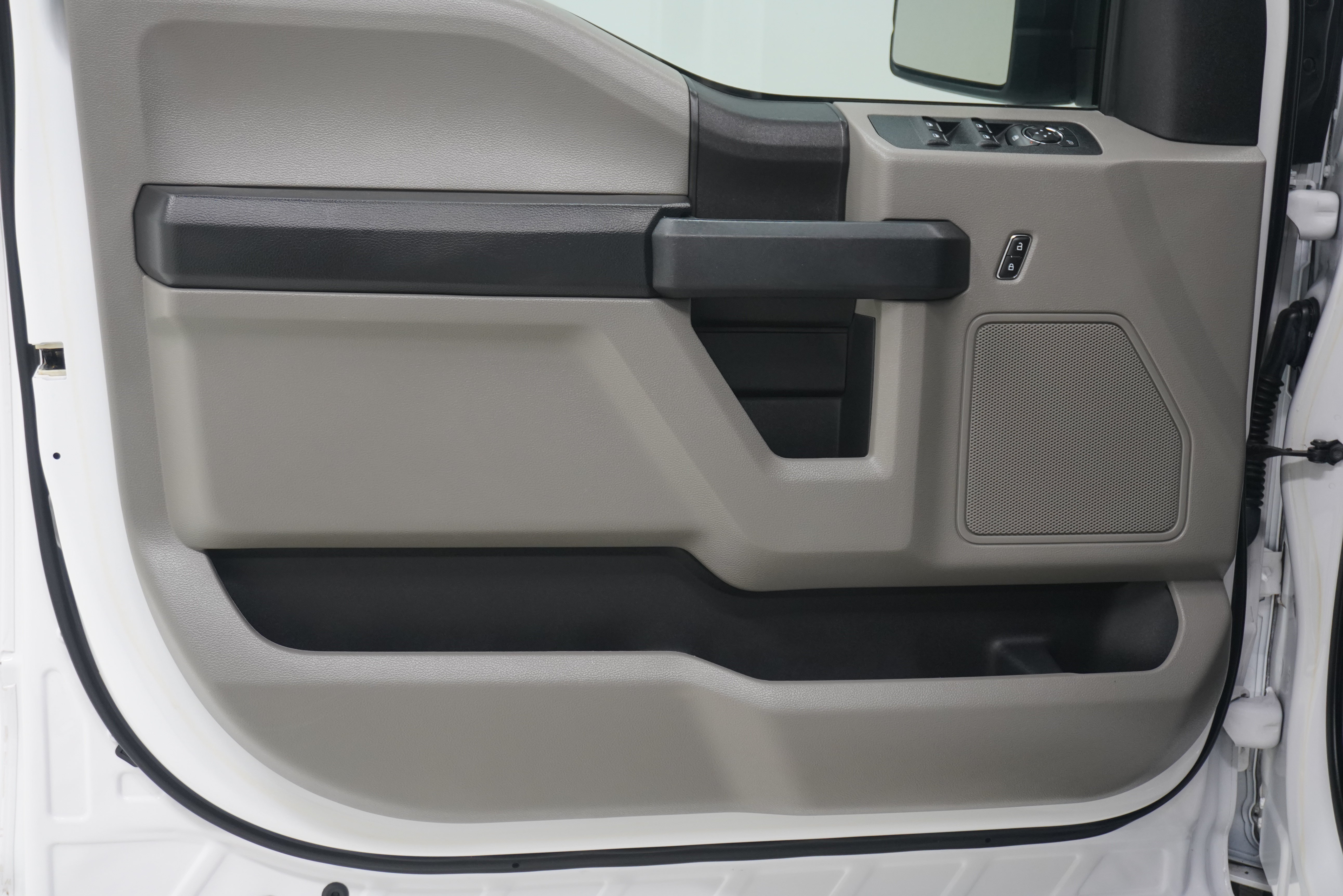 Used 2018 Ford F150 XL w/ Equipment Group 101A Mid RWD image 15