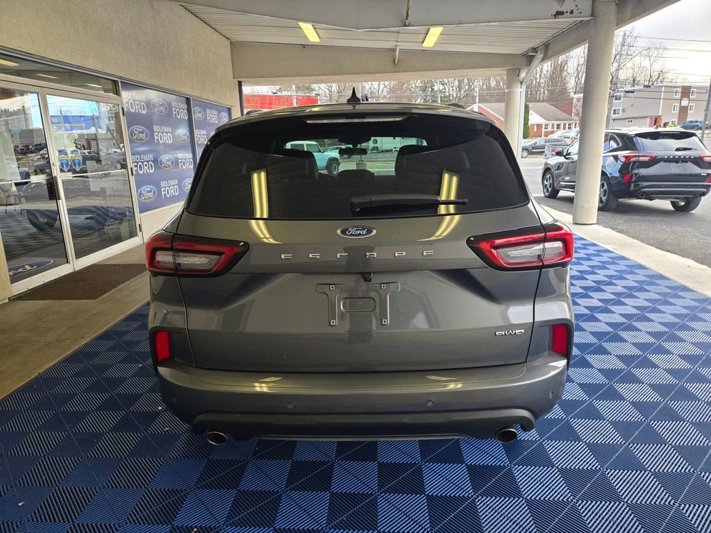 Used 2023 Ford Escape ST-Line w/ Tech Pack #1 image 5