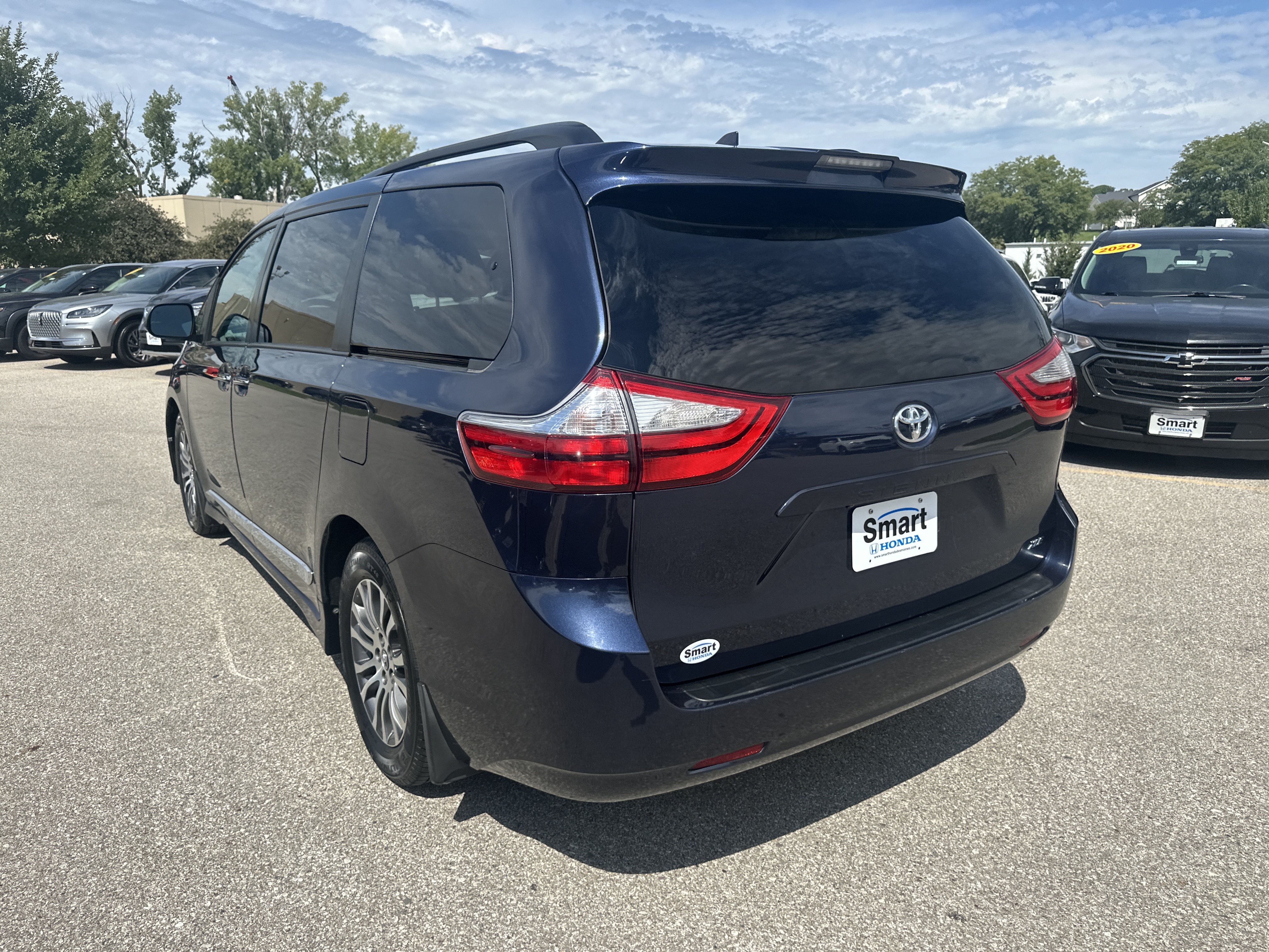 Used 2018 Toyota Sienna XLE w/ Protection Package FWD image 5