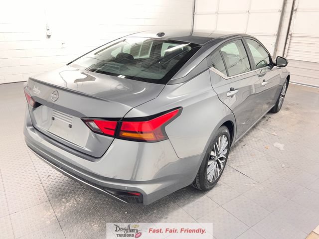 Used 2025 Nissan Altima 2.5 SV FWD image 9
