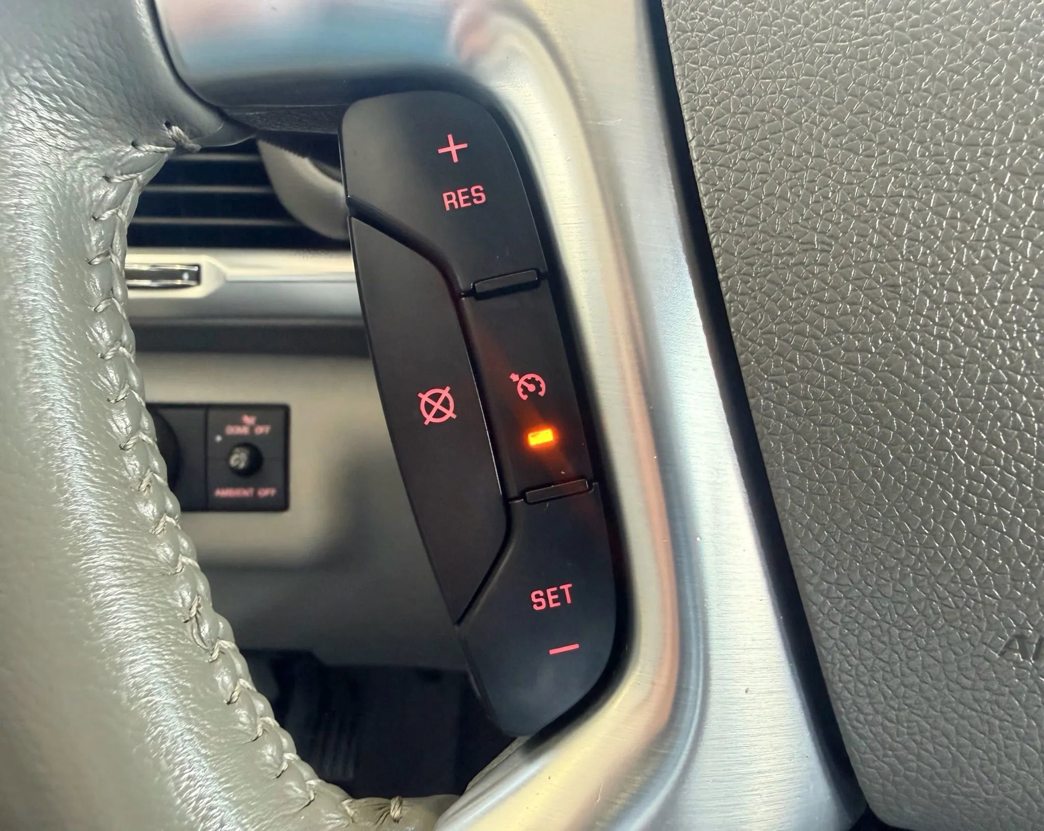 Used 2016 GMC Acadia SLT image 12