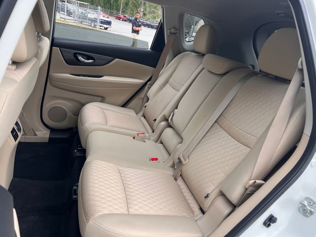 Used 2020 Nissan Rogue SV FWD image 18