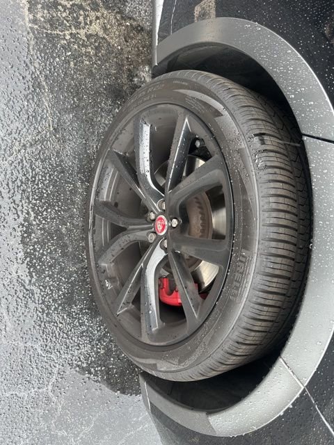 Used 2020 Jaguar F-PACE SVR image 11