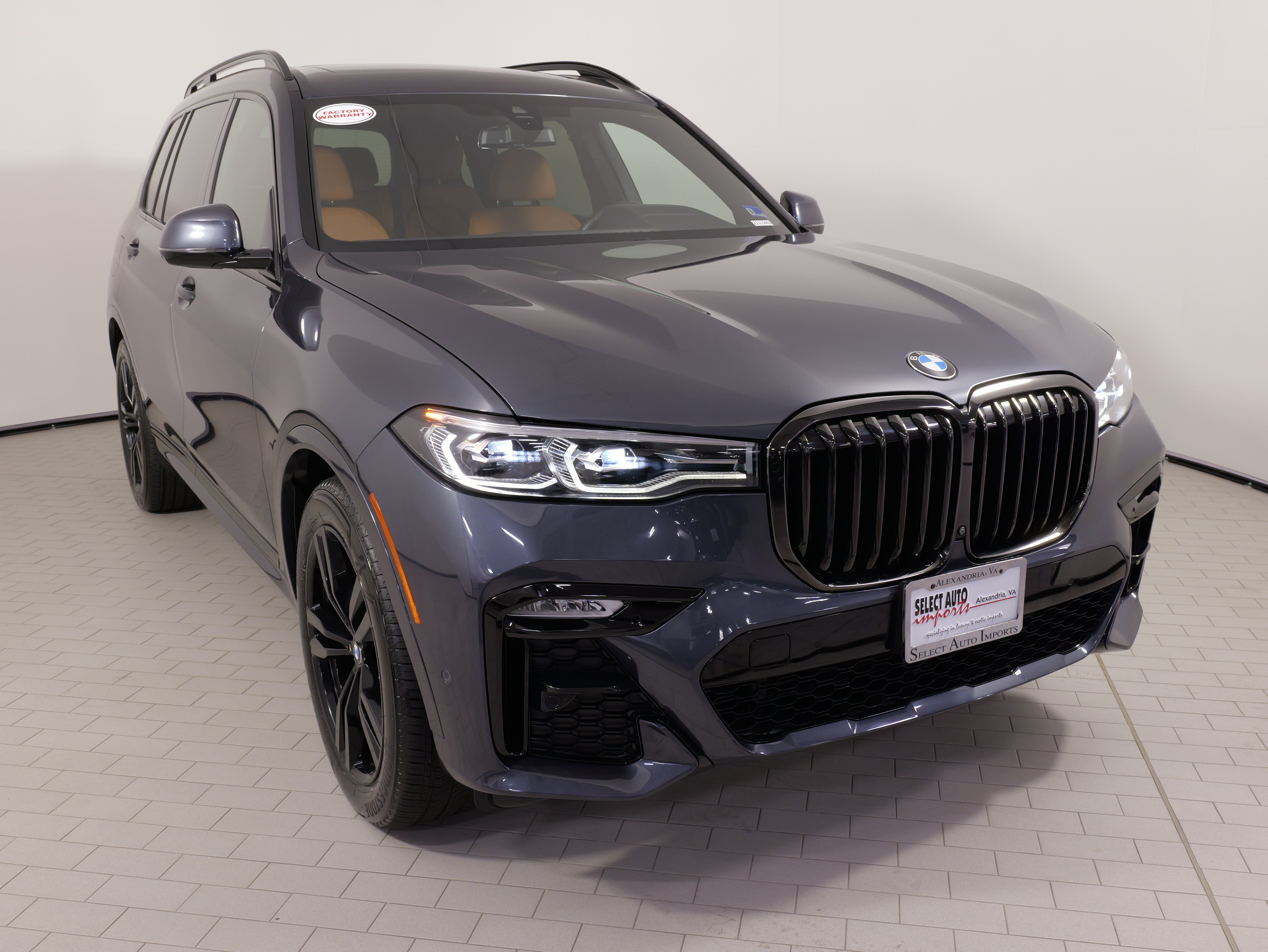 Used 2022 BMW X7 xDrive40i w/ M Sport Package AWD/4WD image 5