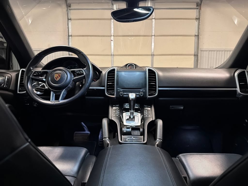Used 2018 Porsche Cayenne Platinum Edition AWD/4WD image 37