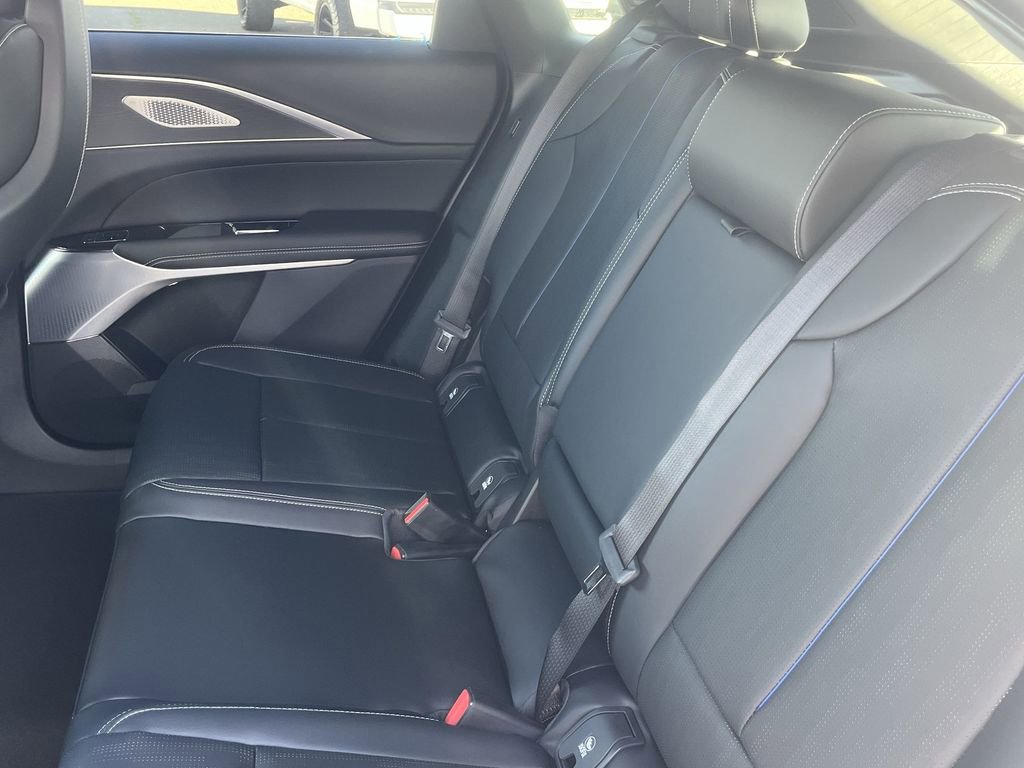 Used 2026 Cadillac Lyriq Premium Luxury image 17