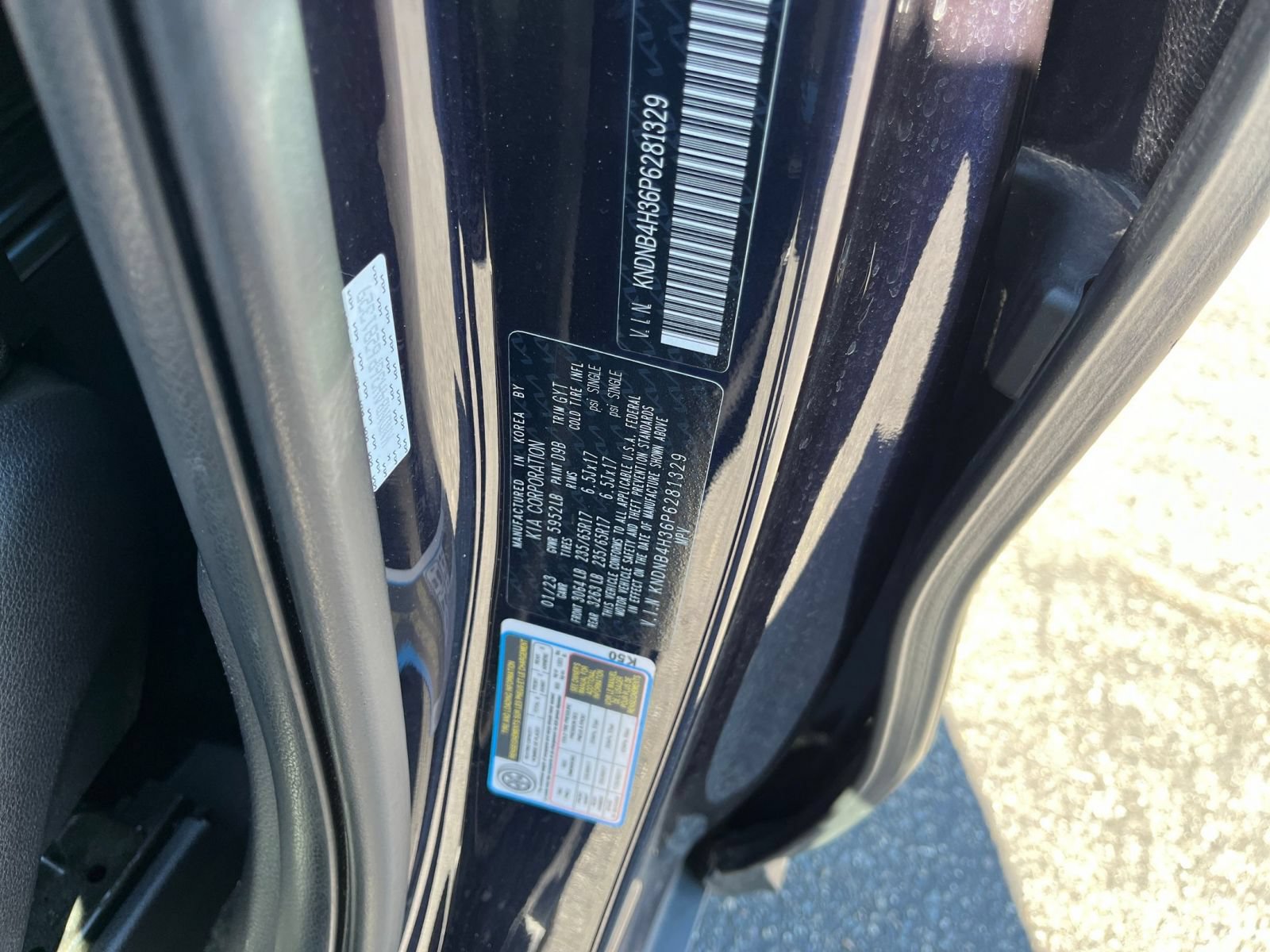 Used 2023 Kia Carnival LX FWD image 30