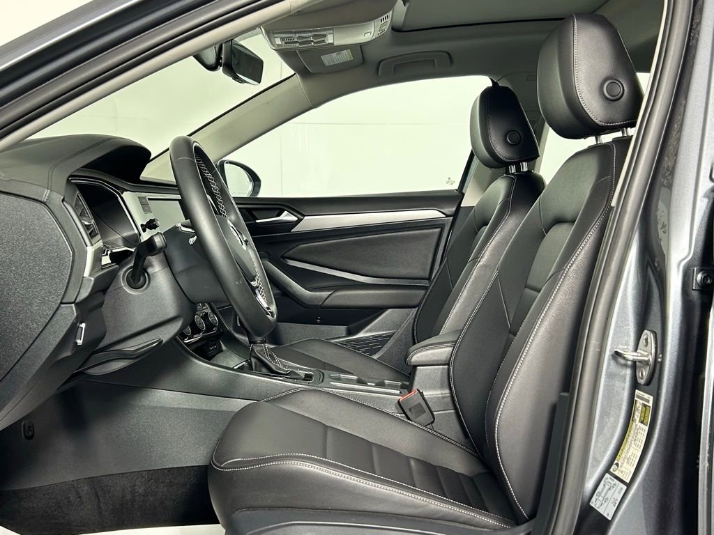 Used 2021 Volkswagen Jetta SE w/ SE Cold Weather Package FWD image 27