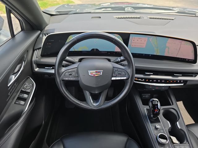 Used 2025 Cadillac XT4 Premium Luxury FWD image 14