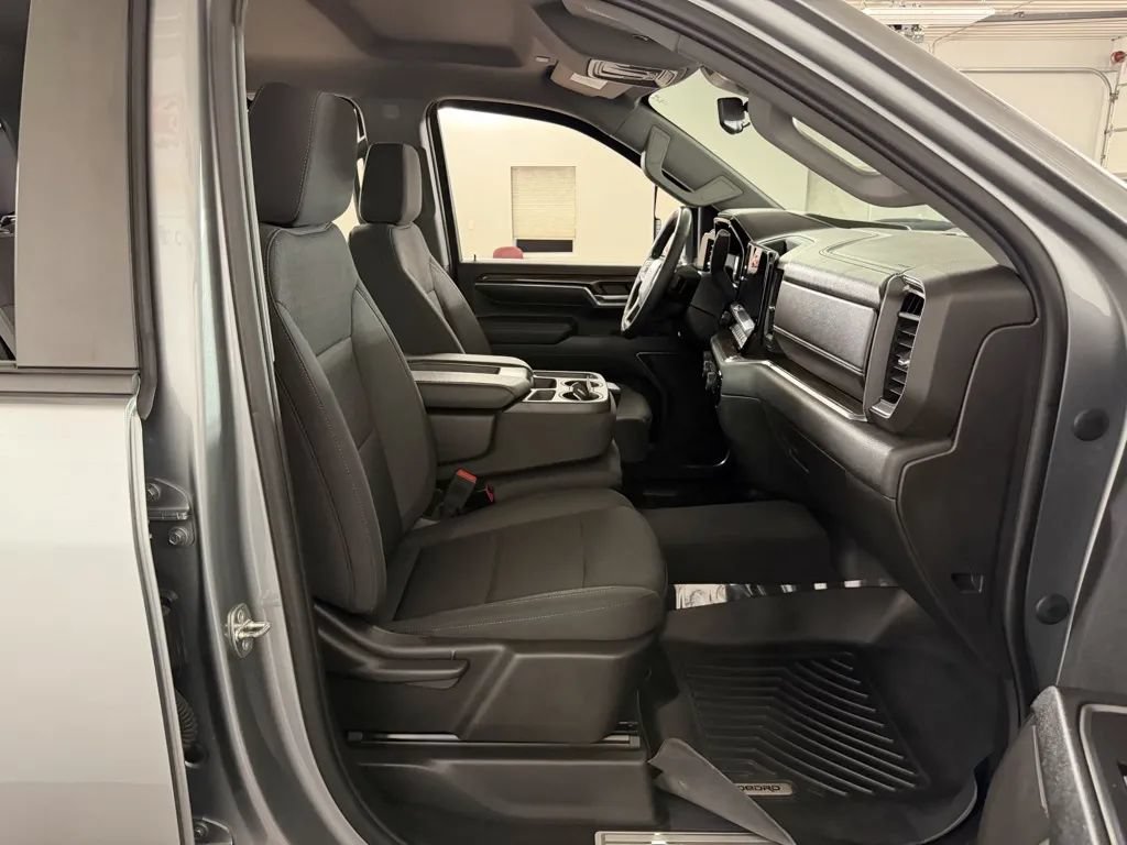 Used 2024 Chevrolet Silverado 2500 LT w/ Convenience Package AWD/4WD image 35