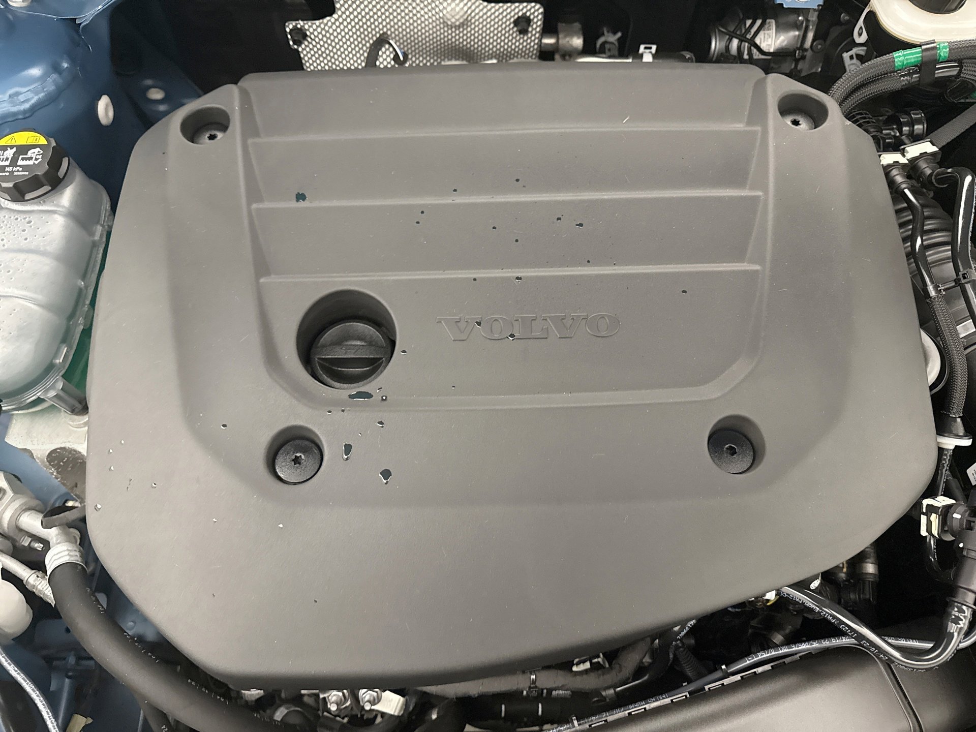 Used 2025 Volvo XC40 B5 Core image 27