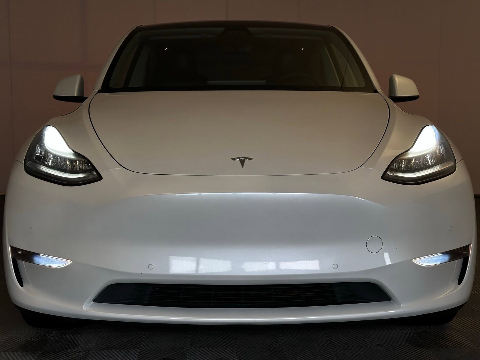 Used 2022 Tesla Model Y Long Range image 21