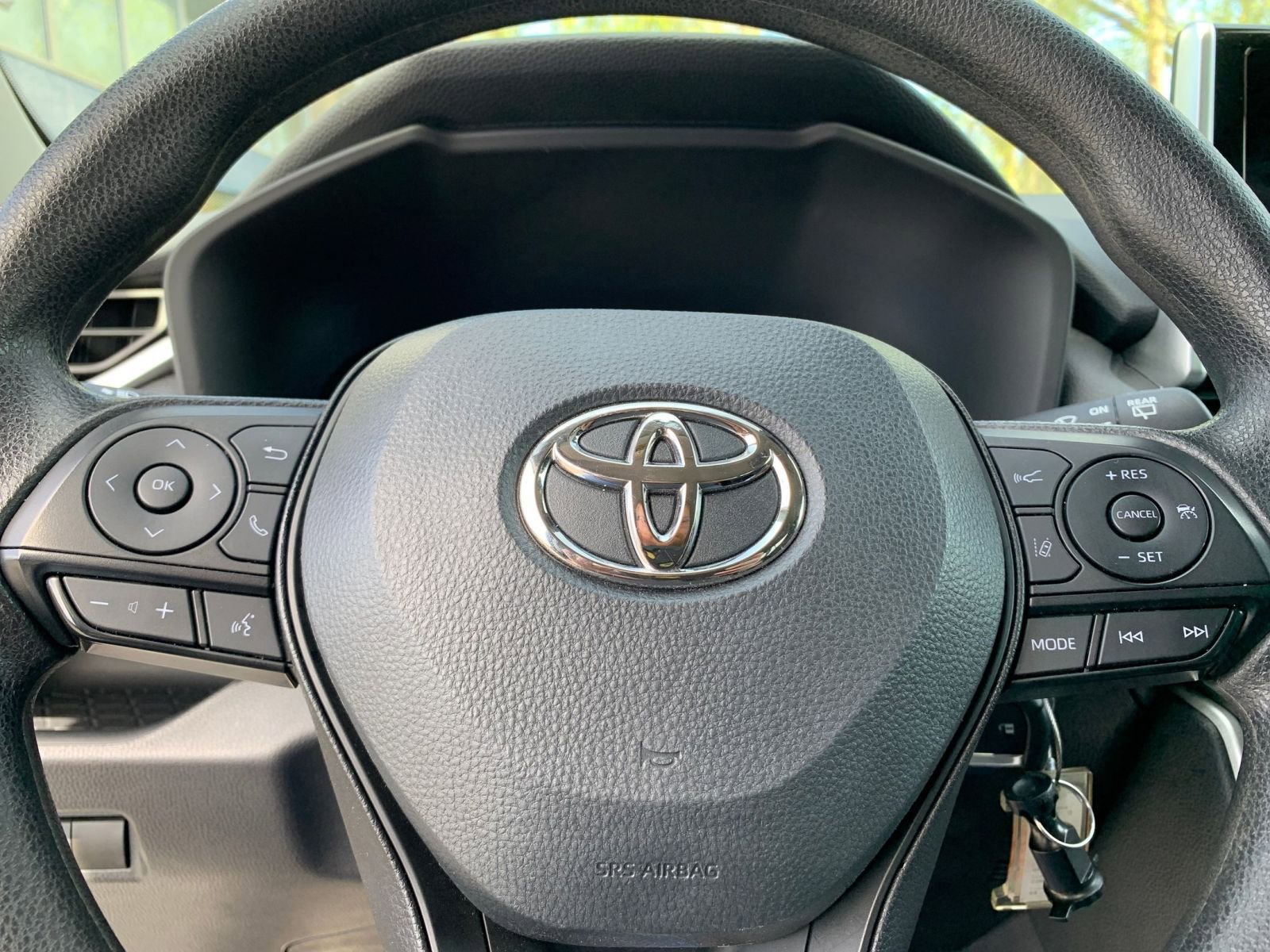 Used 2025 Toyota RAV4 LE image 27