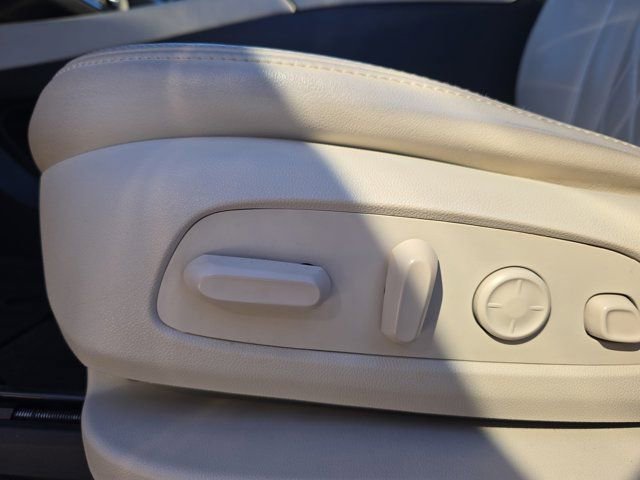 Used 2023 Buick Enclave Avenir image 29