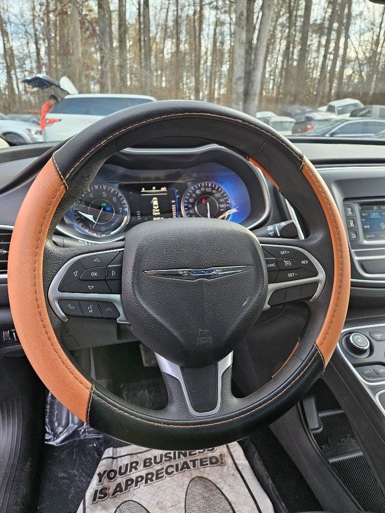 Used 2015 Chrysler 200 Limited image 12