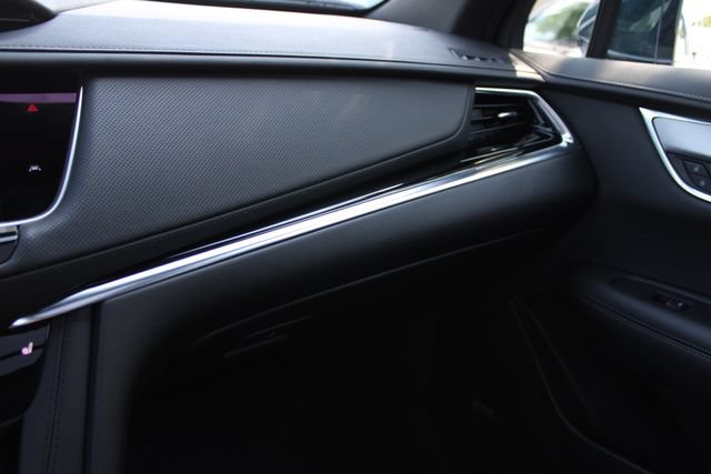 Used 2025 Cadillac XT6 Luxury AWD/4WD image 21